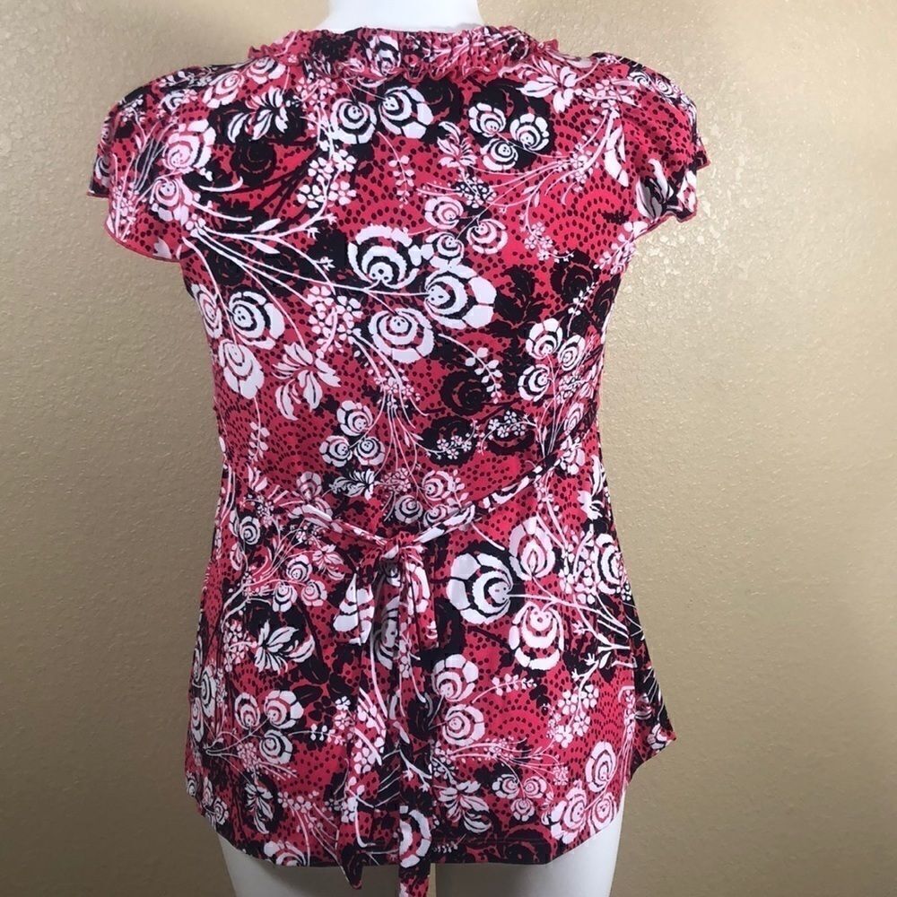 Liz Lange maternity pink black floral top - Picture 5 of 5